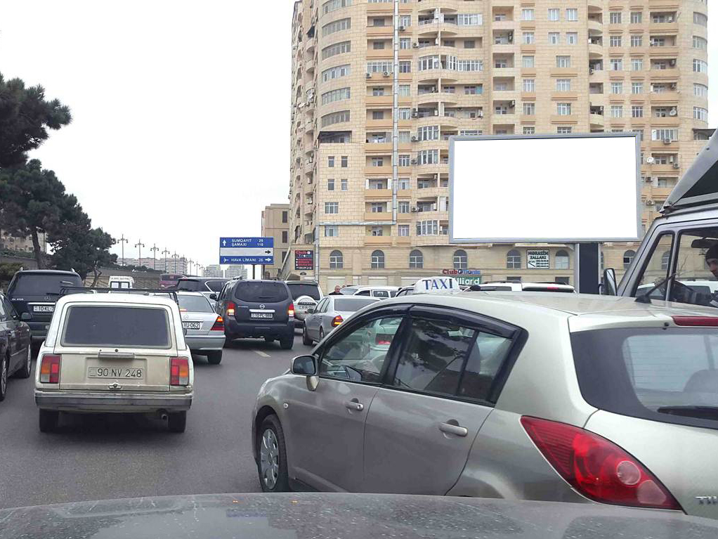 Tbilisi pr. (20 Yanvar metrosuna yaxın)